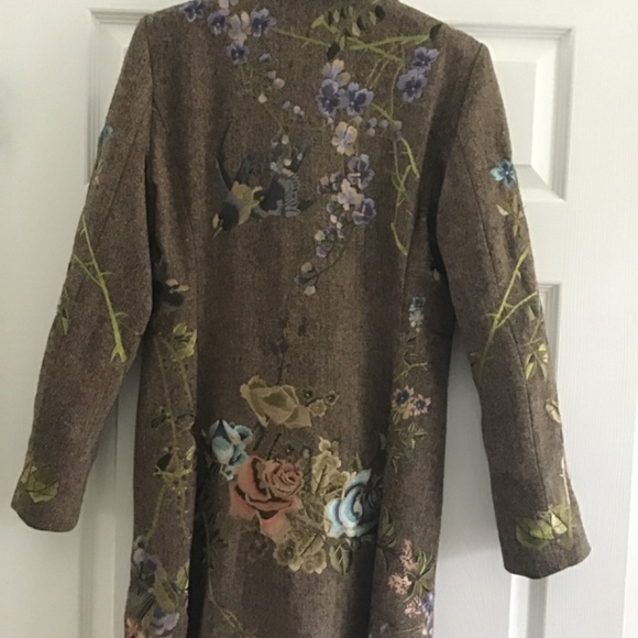 Fabulous light brown textured coat with beautiful embroidery size 6 (S) - Picture 8 of 15